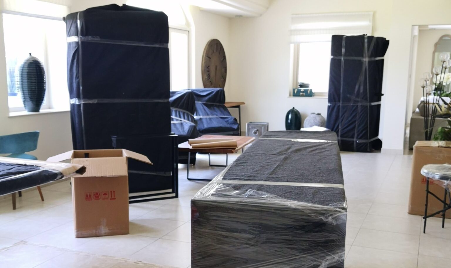 Moving truck for relocation services in Dubai